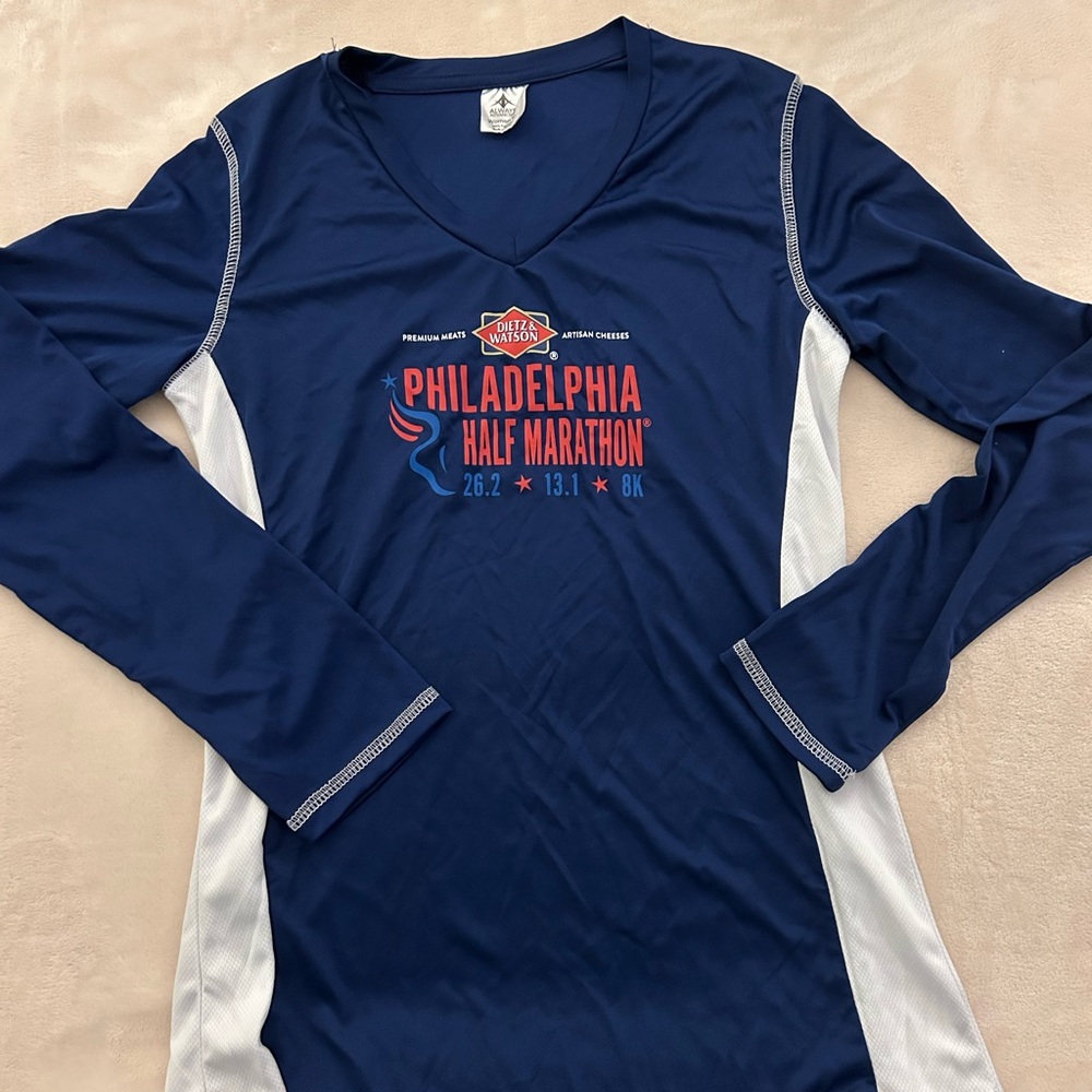 Philadelphia Half Marathon long sleeve shirt sz M